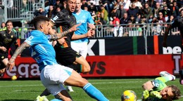 Momentka zo zápasu Benátky FC - SSC Neapol v 29. kole Serie A.