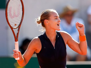 ONLINE prenos zo stretnutia 1. kola Wimbledonu 2023: Anna Karolína Schmiedlová vs. Viktorija Golubicová. 