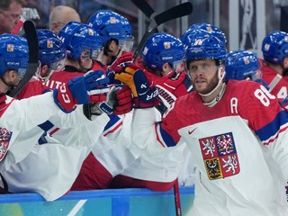 David Pastrňák v zápase štvrťfinále Kanada - Česko na ZOH 2026.