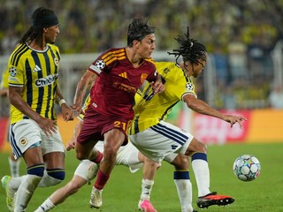 Fotka zo zápasu Fenerbahce - AS Rím v zápase Ligy majstrov.