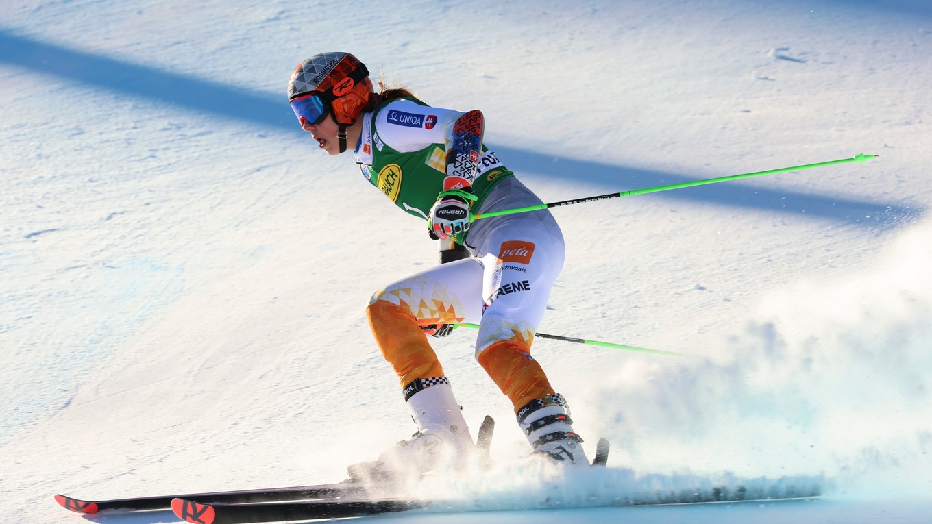 Športový TV program. Petra Vlhová ide obrovský slalom a slalom v stredisku Lienz. 