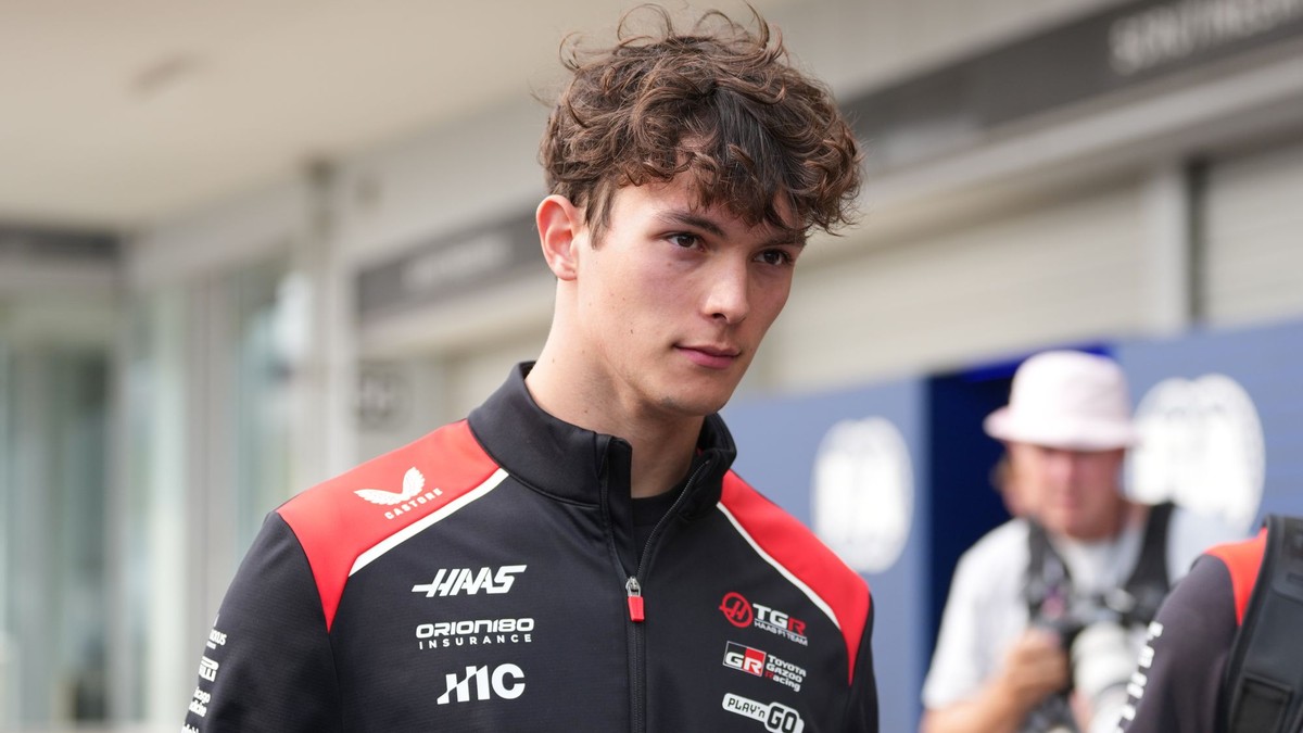 Jazdec tímu Haas Oliver Bearman po nehode na Veľkej cene Japonska 2026.