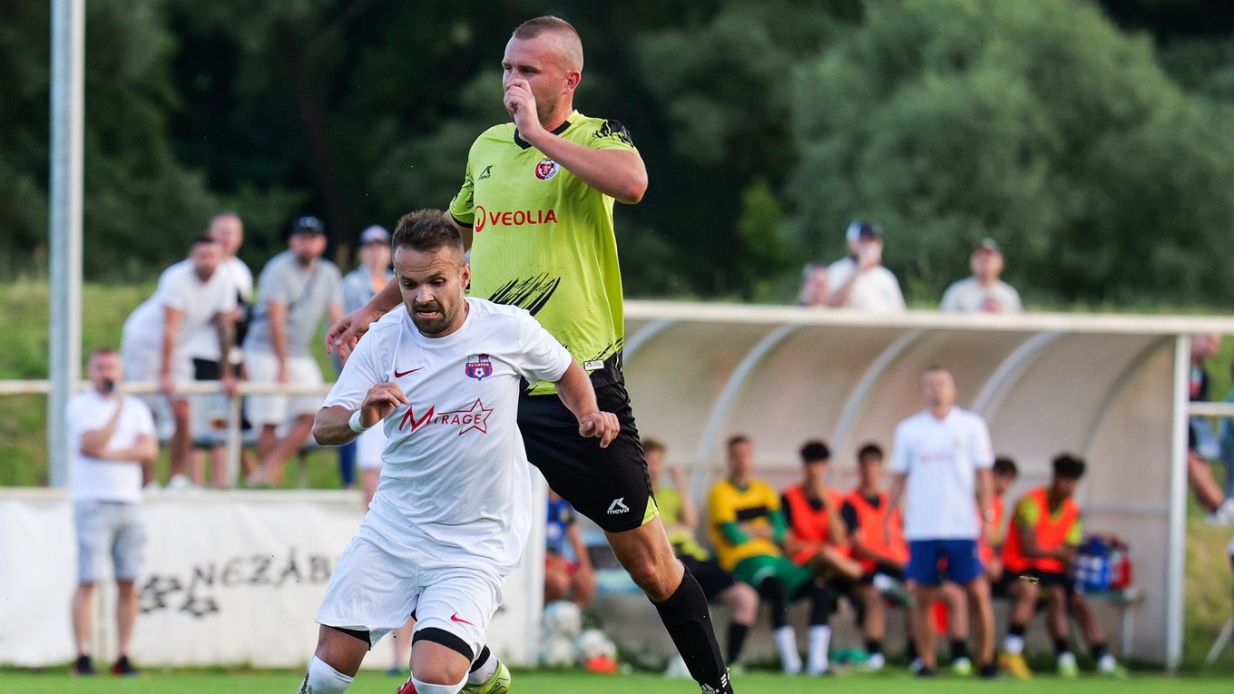 Lovča zdolala Ladomerskú Viesku 2:0.