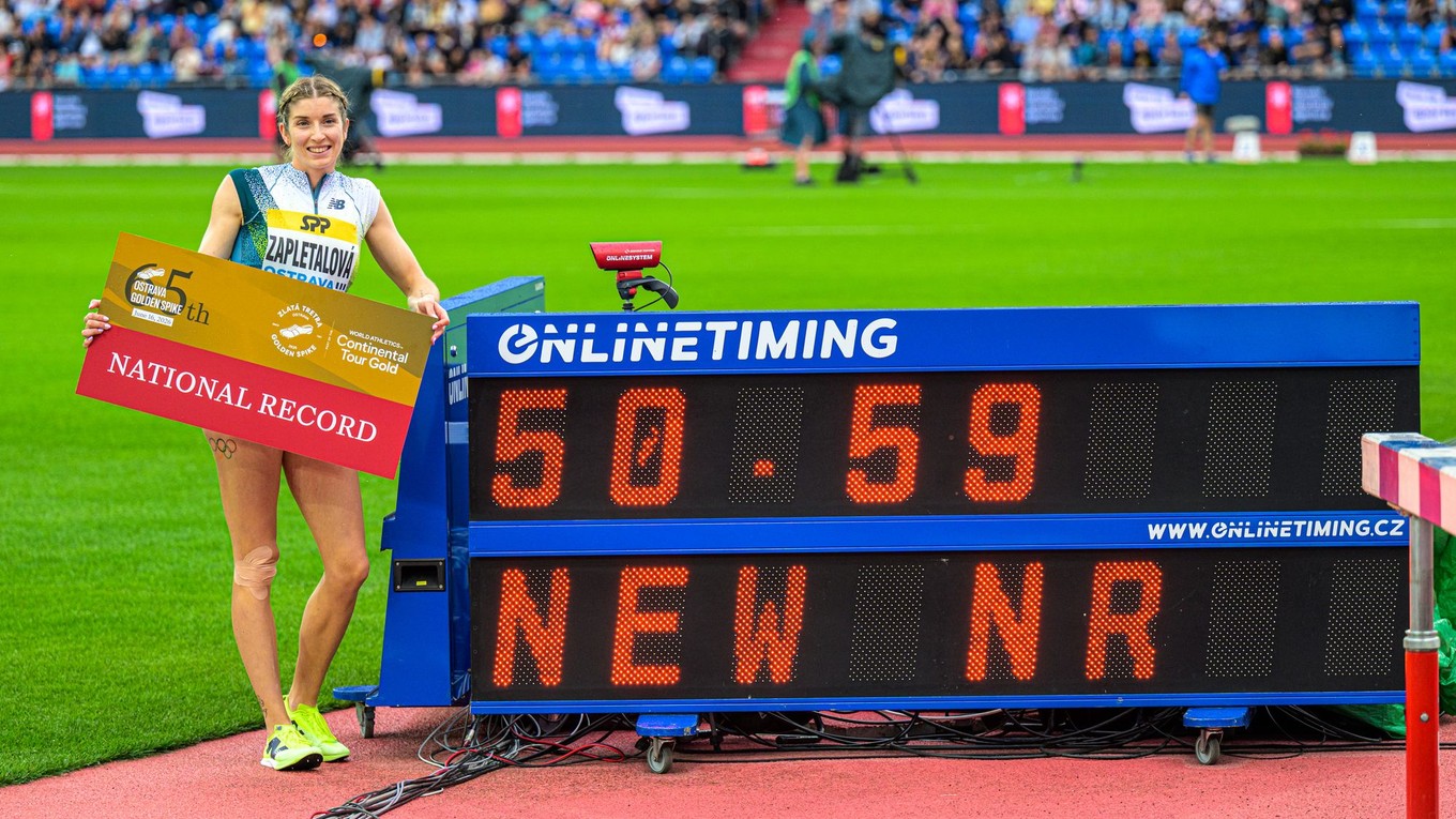 Na snímke slovenská bežkyňa Emma Zapletalová s národným rekordom v behu na 400 metrov počas hlavného programu atletického mítingu Zlatá tretra v Ostrave.