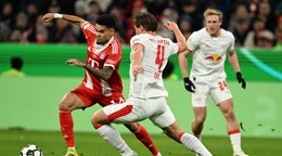 Luis Diaz a Willi Orban.