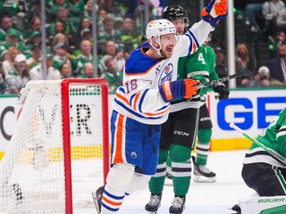 Momentka zo zápasu Dallas - Edmonton