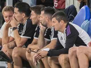 Nemecká lavička, vľavo tréner Nemecka Julian Nagelsmann v úvodnom kvalifikačnom zápase na MS 2026 A-skupiny Slovensko - Nemecko.