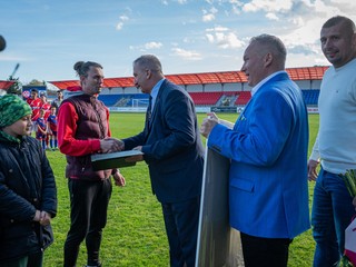 Oceňovanie Stanislava Bombu pred pohárovým zápasom Bardejov - Michalovce.