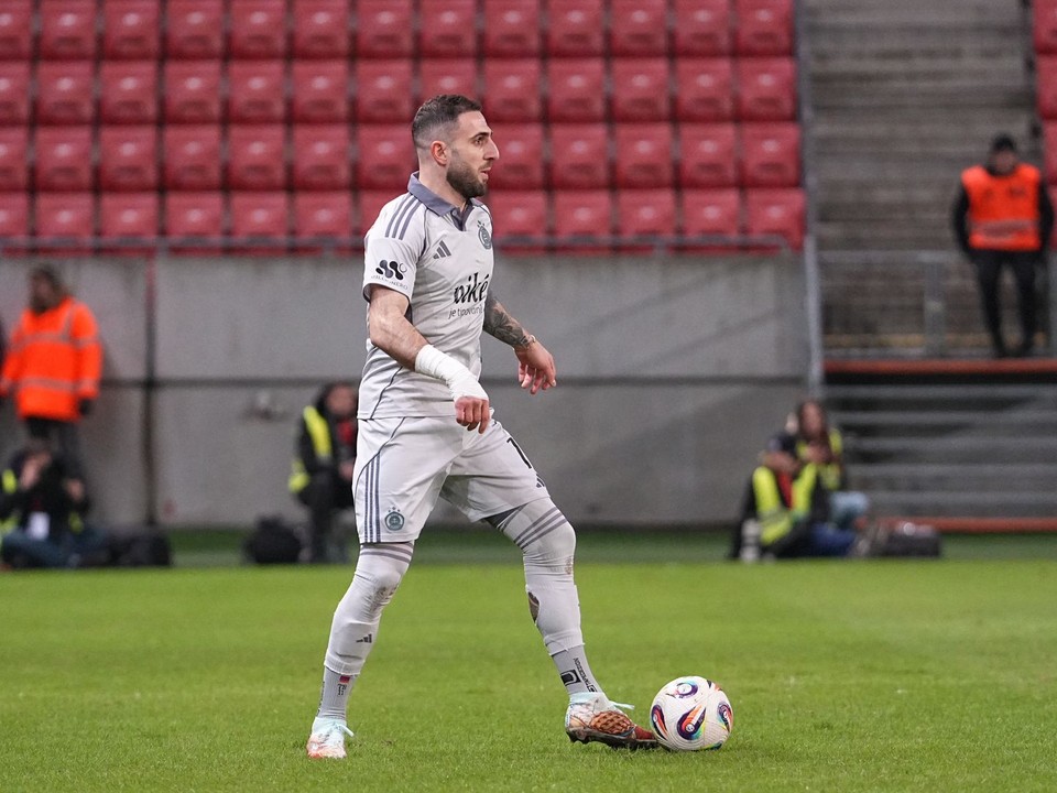 Hráč Slovana Bratislava Tigran Barseghyan (11) počas osemfinálového zápasu Slovnaft Cupu.