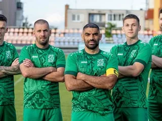 Futbalisti TJ Veľké Leváre postúpili do piatej ligy.