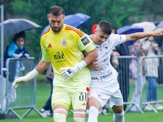Momentka zo zápasu Trstice - Slovan Bratislava
