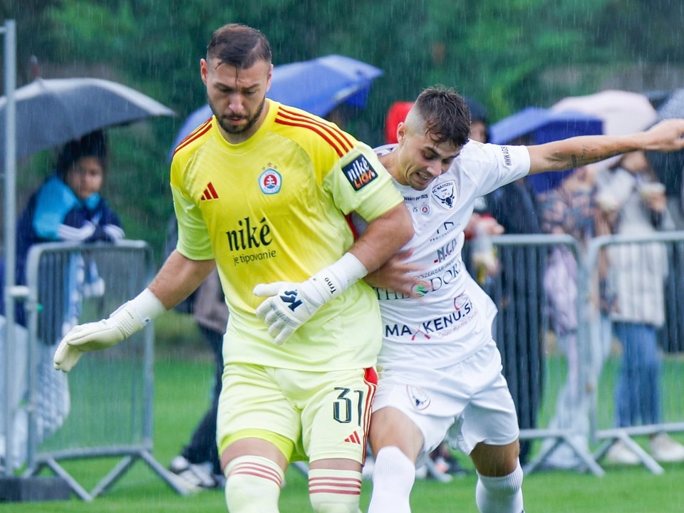 Momentka zo zápasu Trstice - Slovan Bratislava