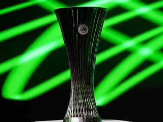 Konferenčná liga trofej