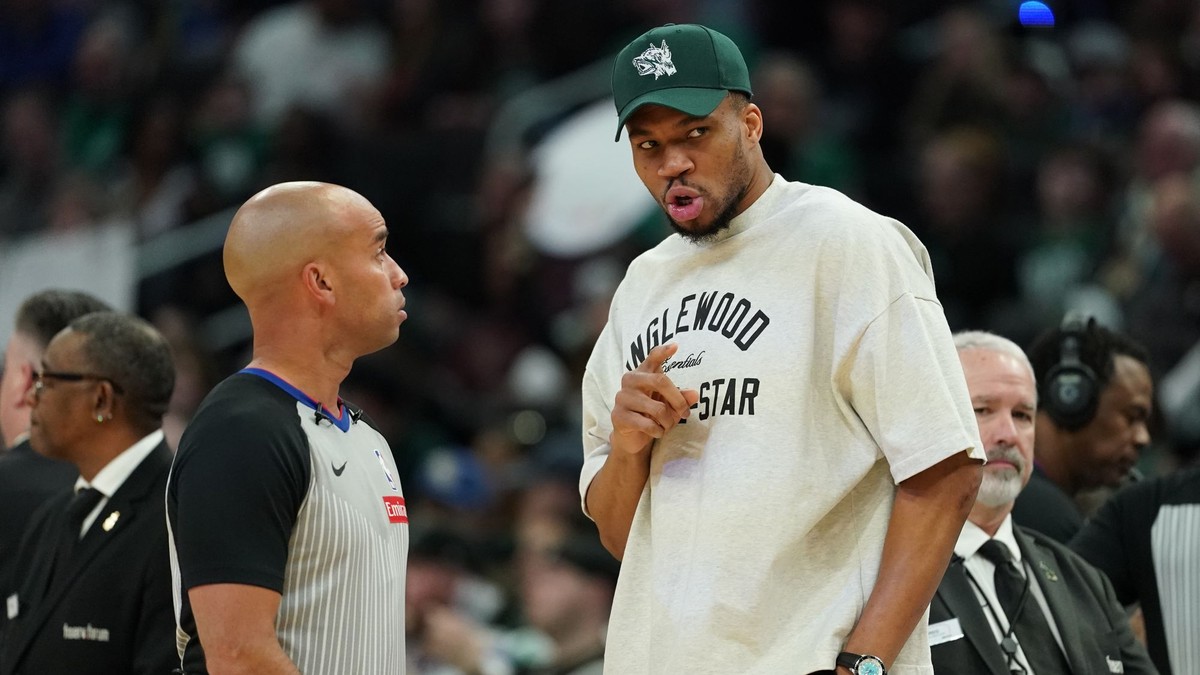 Zranený basketbalista Milwaukee Bucks Giannis Antetokounmpo