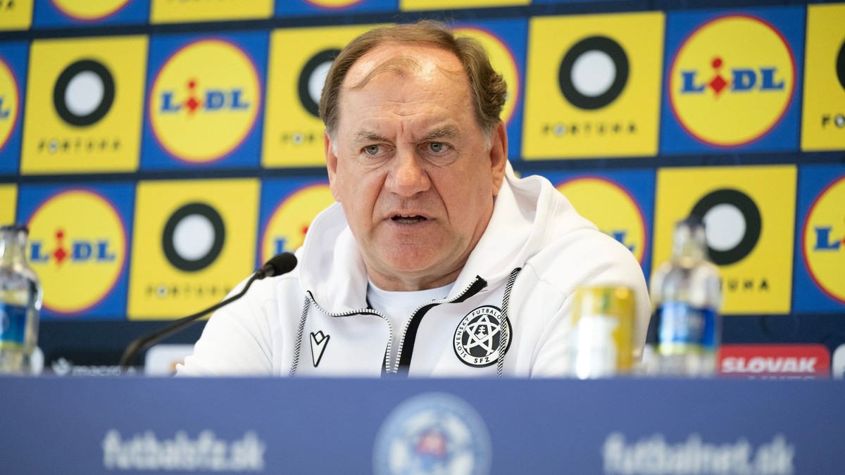 Tréner slovenskej futbalovej reprezentácie Vladimír Weiss st.