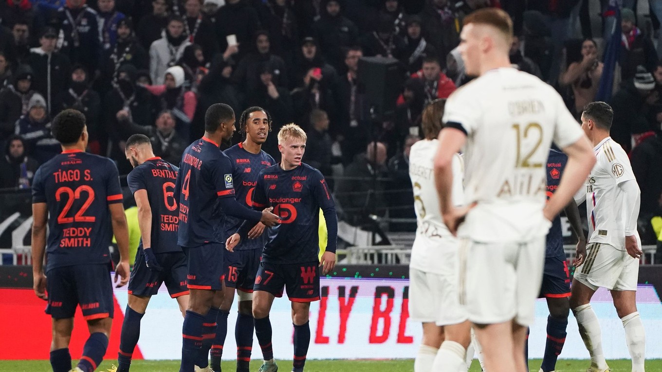 Futbalisti Lille OSC sa tešia po strelenom góle proti Olimpiji Ľubľana.