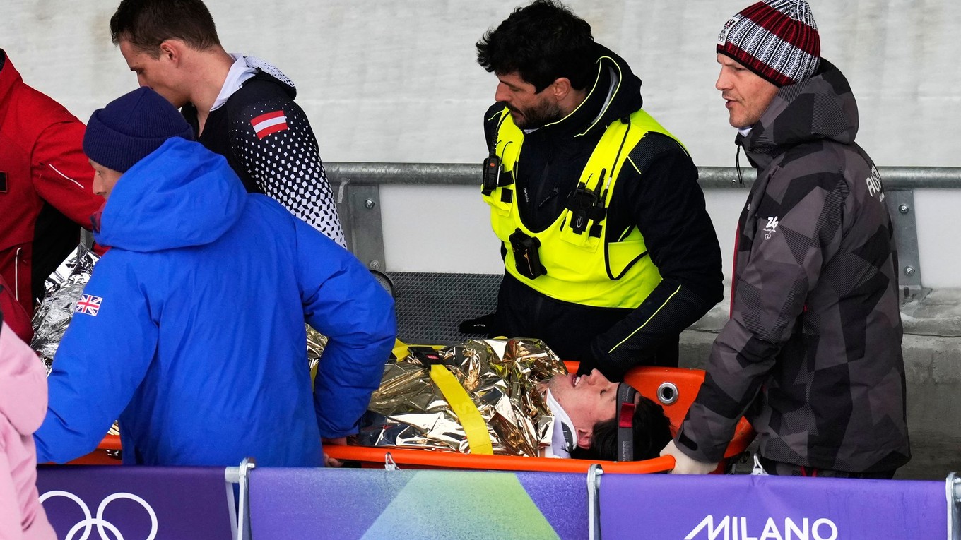 Bobista Jakob Mandlbauer mal nehodu na ZOH 2026