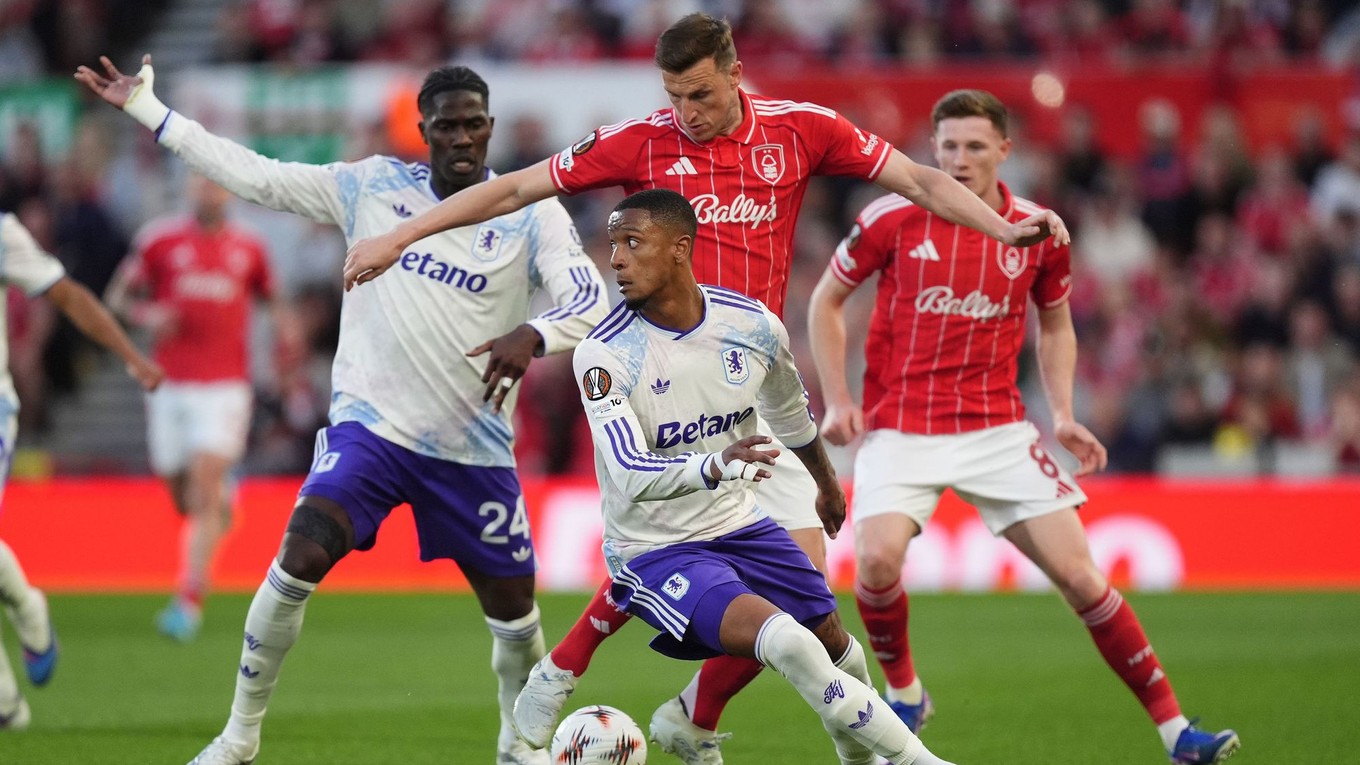 Fotka zo zápasu Nottingham Forest - Aston Villa.