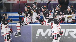 Gólová radosť hráčov Banskej Bystrice počas zápasu 24. kola Tipos extraligy HC Košice - HC MONACObet Banská Bystrica.