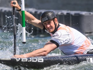 Slovenský vodný slalomár Marko Mirgorodský počas kvalifikácie pretekov v kategórii C1 mužov.