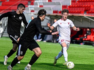 V Trenčíne pálili ostrými Galanťania Martin Repa (11) a Alex Holub (15).