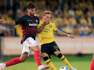Momentka zo zápasu AIF Mjällby – Lincoln Red Imps.