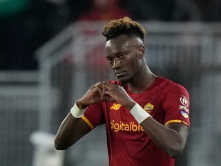 Tammy Abraham sa teší po strelenom góle.