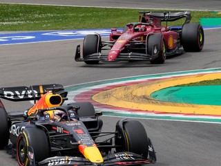 Max Verstappen a Charles Leclerc.