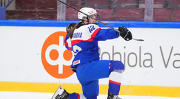 Nela Lopušanová oslavuje gól