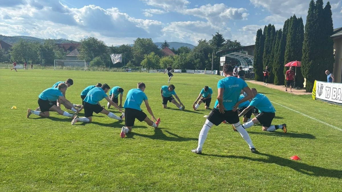 Rozcvička TJ Baník Ružiná v minulej sezóne.