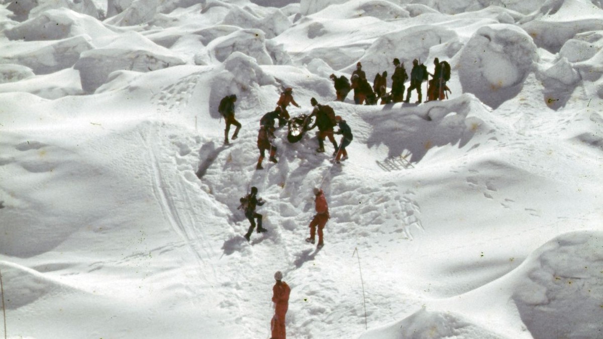 Ilustračná fotografia z výstupu na Mount Everest.