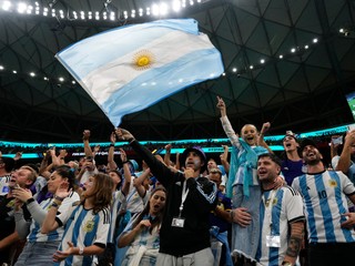 Fanúšikovia Argentíny na MS vo futbale 2022 v Katare.