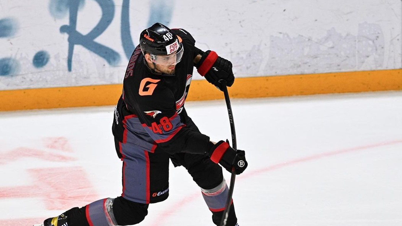 Christián Jaroš v drese klubu KHL Avangard Omsk.