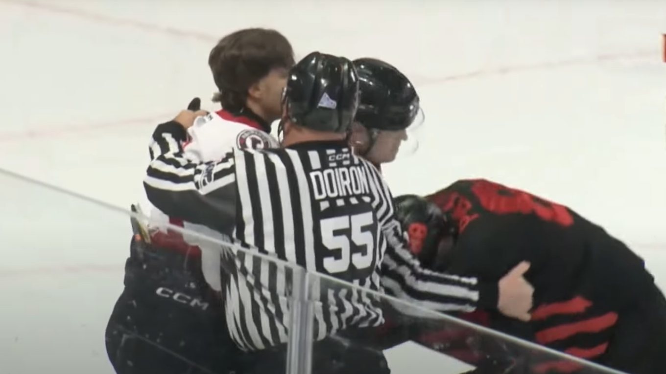 Pästná výmena medzi Jurajom Pekarčíkom a Andreasom Strakom