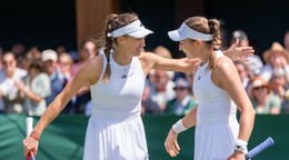 Tereza Mihalíková a Olivia Nichollsová.