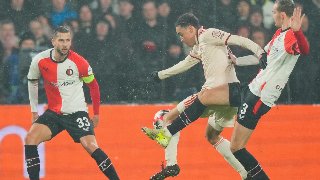 Vľavo kapitán Feyenoordu Rotterdam Dávid Hancko.