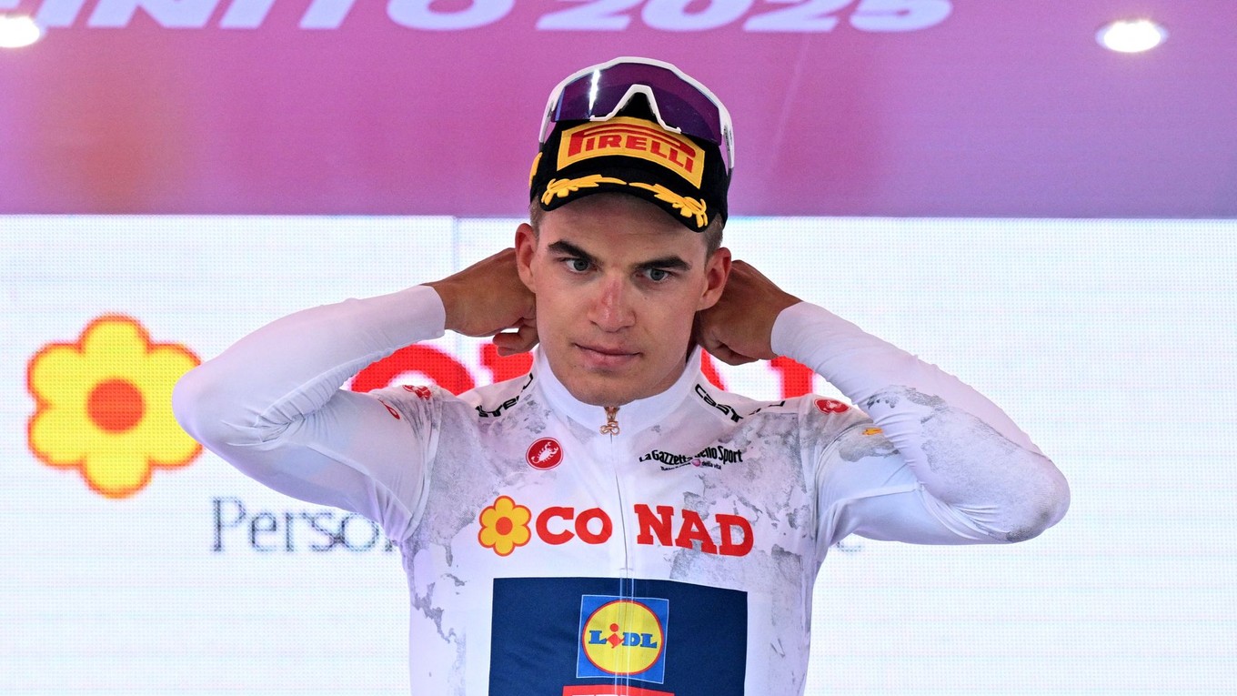 Český cyklista Mathias Vacek počas Giro d'Italia 2025. 