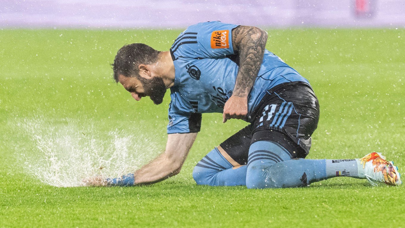 Na snímke hráč Slovana Tigran Barseghjan.