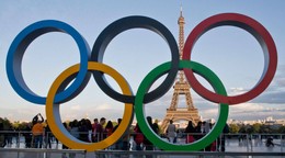 Olympijské kruhy v Paríži. 