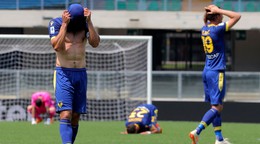 Sklamanie futbalistov Hellasu Verona po zápase s Empoli. 