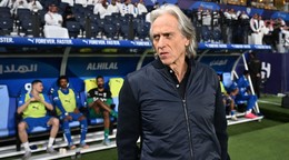 Tréner Jorge Jesus na lavičke Al Hilal.
