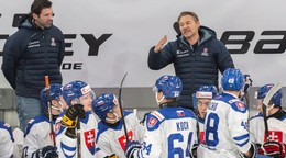 Hore sprava tréner hokejistov Slovenska Vladimír Országh a jeho asistent Ivan Majeský