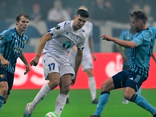 Momentka zo zápasu Djurgarden Štokholm - Lech Poznaň v odvete osemfinále Európskej konferenčnej ligy.