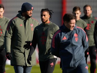 Tréner Bayernu Vincent Kompany a jeho zverenci trénujú v Mníchove