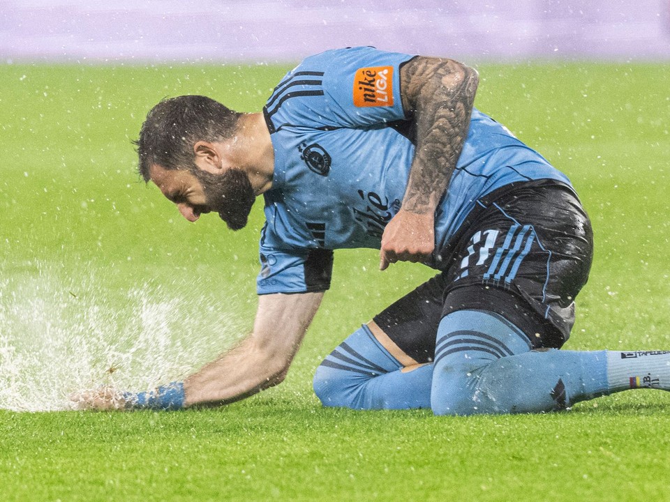 Na snímke hráč Slovana Tigran Barseghjan.