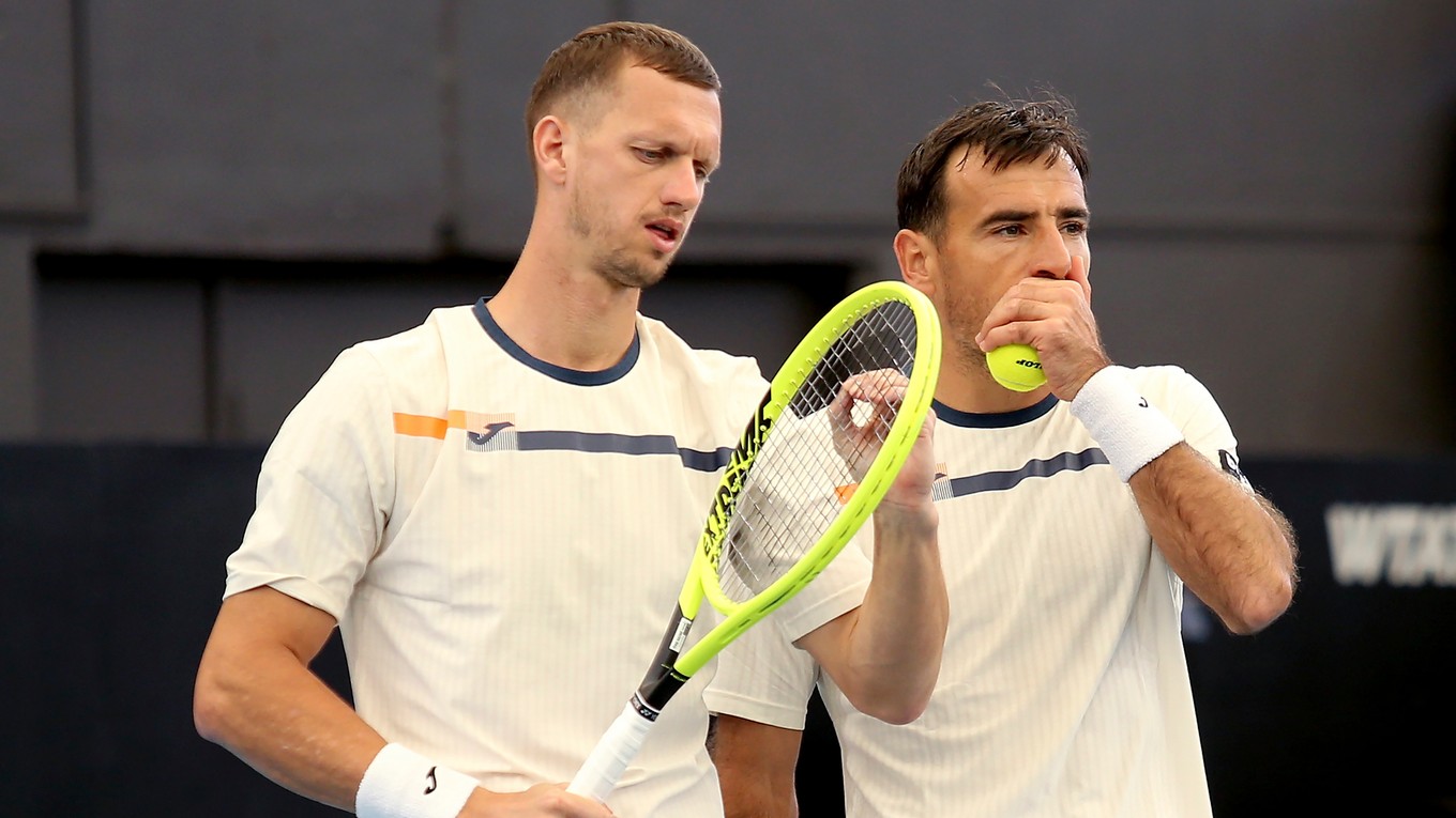 Slovenský tenista Filip Polášek (vľavo) s Chorvátom Ivanom Dodigom.