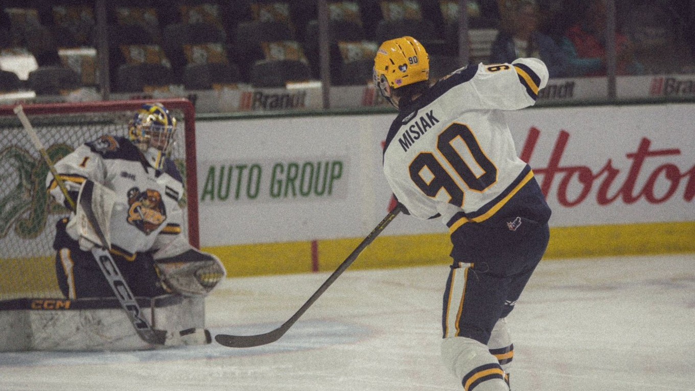 Martin Mišiak v drese Erie Otters.