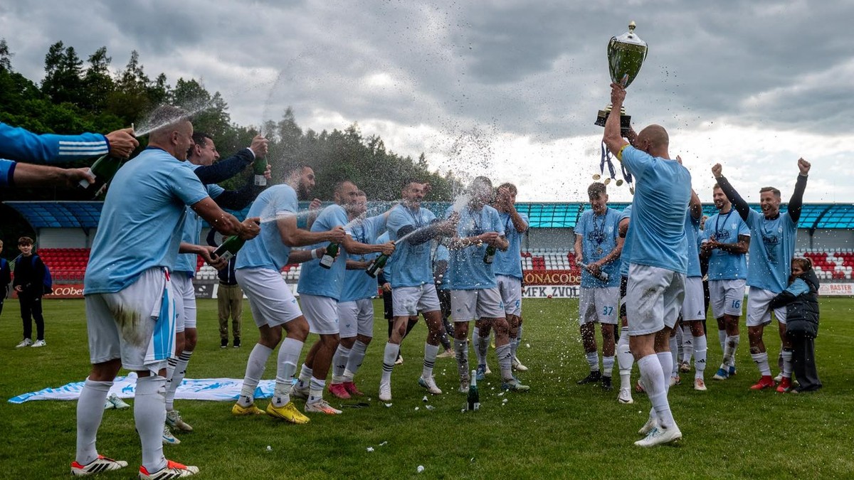 Futbal AC Nitra Zdolal Prakovce A Vyhral Prezidentsk Poh r SPORTNET