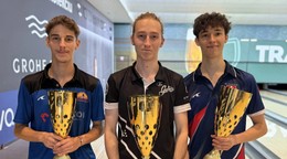 Medailisti MSR v bowlingu 2025. V strede víťaz Šimon Jaroš.