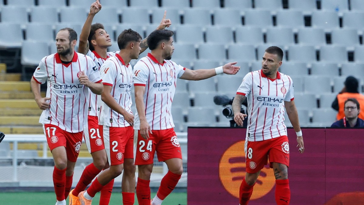 Girona oslavuje gól. 